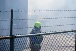 Veel rook bij containerbrand op bedrijventerrein in Den Helder