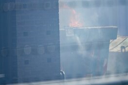 Veel rook bij containerbrand op bedrijventerrein in Den Helder