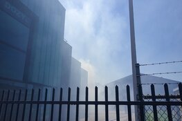 Veel rook bij containerbrand op bedrijventerrein in Den Helder