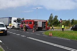 Auto rijdt water in bij Den Helder