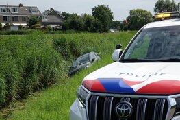 Auto te water langs Doggersvaart