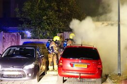 Autobrand aan 2e Emmadwarsstraat in Den Helder