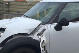 Explosie bij auto op oprit in Den Helder