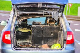 Autorit vakantiegangers eindigt in brand