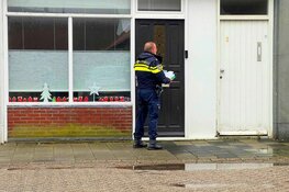 Buurtonderzoek na explosie bij voordeur woning in Den Helder