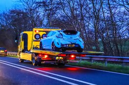 Ongeval op N99, betrokkene slaat op de vlucht, één gewonde