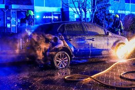 Autobrand aan Cornelis Riekelstraat