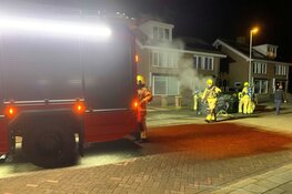 Auto door brand verwoest aan Jan Aarjensz Breedstraat