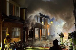 Woning verwoest bij grote brand in Den Helder