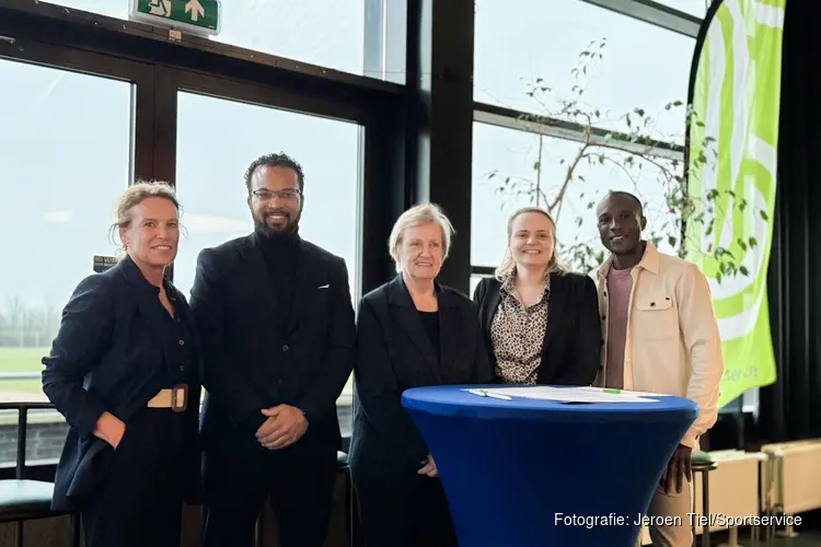 Wethouders zetten handtekening voor veilige sportomgeving in de Noordkop
