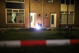 Voordeur van woning beschadigd na nachtelijke explosie