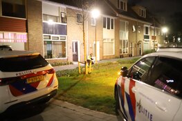 Voordeur van woning beschadigd na nachtelijke explosie