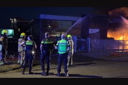 Uitslaande brand bij bedrijfspand aan Koperslagersweg