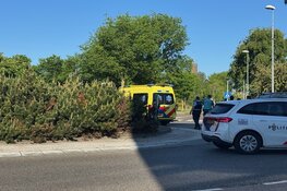 Fietser raakt gewond bij botsing met werkbus in Den Helder