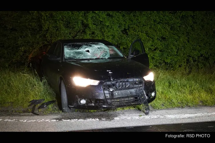 Automobilist vlucht na snelheidsmeting en verliest macht over het stuur