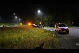 Automobilist vlucht na snelheidsmeting en verliest macht over het stuur