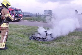 Scooter gedumpt en in brand gestoken in Den Helder