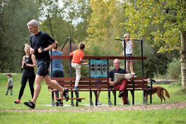 Tijdelijke beweegbank in Timopark Den Helder wordt feestelijk geopend