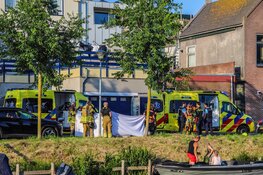 Vrouw in kritieke toestand uit water gehaald in Den Helder