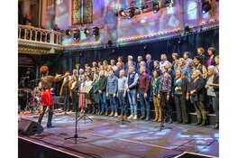 KoorBisNis viert 10-jarig jubileum met magisch concert in Theater de Kampanje
