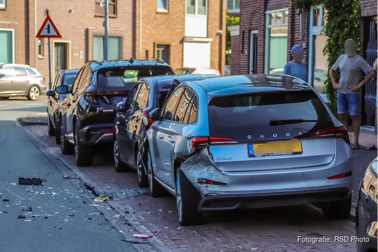 Automobilist richt ravage aan in Den Helder en slaat vervolgens op de vlucht