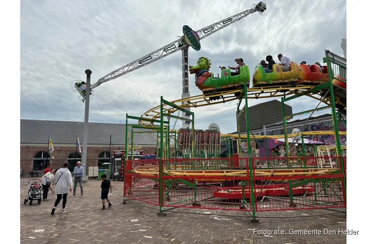 Burgemeester en kinderburgemeester openen de Zomerkermis