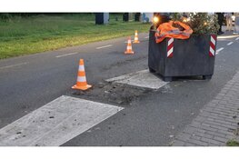 Auto knalt op plantenbak in Julianadorp en raakt total loss