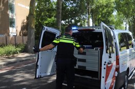 Fietser gewond na botsing met busje in Den Helder