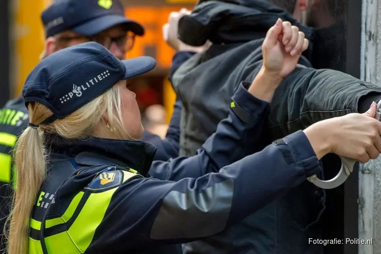 Verdachten aangehouden voor auto-inbraak
