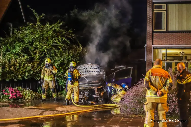 Auto door brand verwoest aan Jan Verfailleweg
