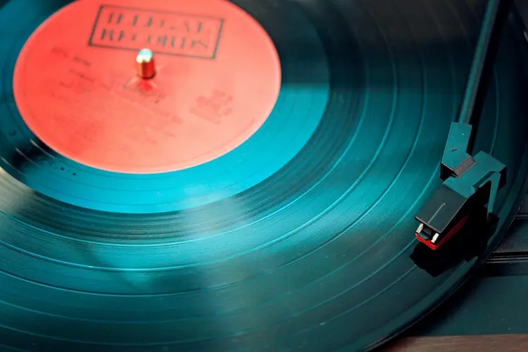 Weekend activiteiten die perfect passen bij luisteren naar muziek