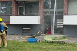 Flinke rookontwikkeling door brand in kelderbox aan Waddenzeestraat