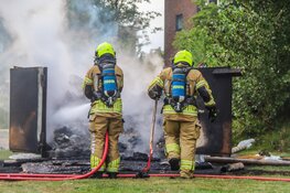 Grote brand in afvalcontainer bij sporthal in Den Helder: Politie doet onderzoek