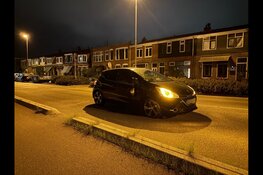 Auto in botsing met fietsers: drie gewonden