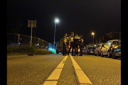 Auto in botsing met fietsers: drie gewonden