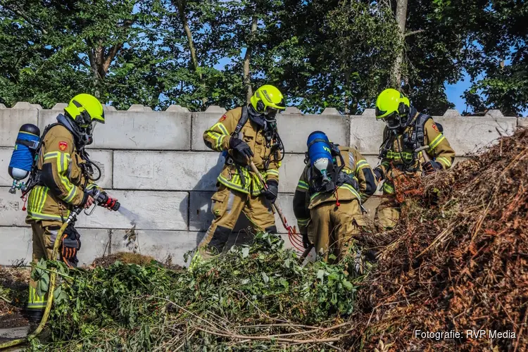 Buitenbrand bij begraafplaats in Den Helder snel geblust