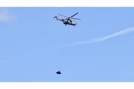 Defensie oefent met helikopters boven Nederland, duikerdroppings boven Den Helder
