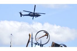 Defensie oefent met helikopters boven Nederland, duikerdroppings boven Den Helder