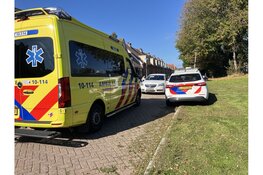 Fietser naar ziekenhuis na botsing met auto in Den Helder