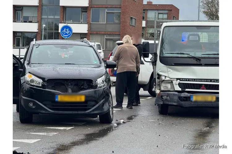 Verkeersongeval op kruising Waddenzeestraat en Drs. F. Bijlweg in Den Helder