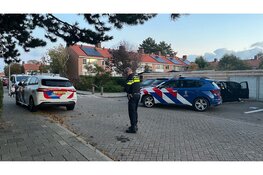 Auto doorzocht en in beslag genomen door politie in Den Helder
