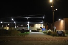 Brand op dak van AZC Den Helder zorgt voor grote rookontwikkeling