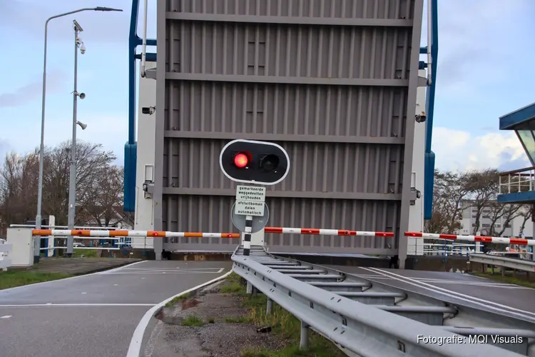 Verkeershinder in Den Helder door storing Burgemeester Visserbrug