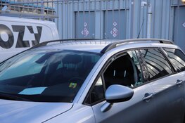 Groot aantal autoinbraken bij TESO-parkeerterrein in Den Helder, twee aanhoudingen