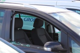 Groot aantal autoinbraken bij TESO-parkeerterrein in Den Helder, twee aanhoudingen