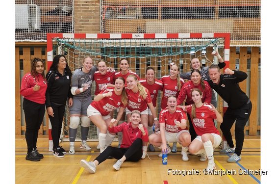 Zwaarbevochten zege voor Zeemacht VR1