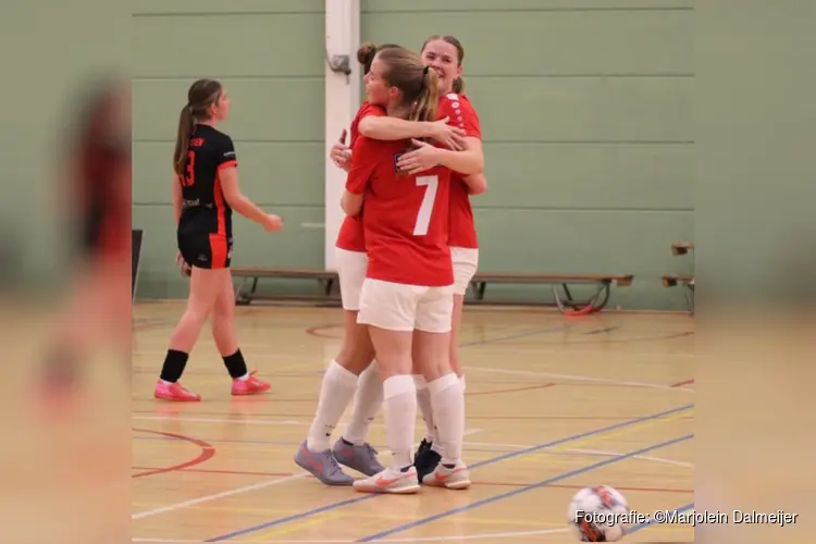 Vrouwen Zeemacht in dubbele cijfers