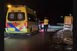 Auto te water langs Parallelweg