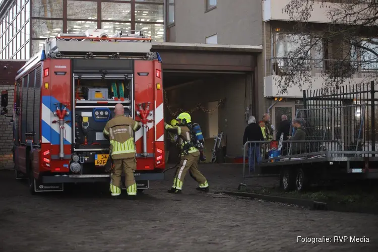 Brand in schoorsteen van Hotel Den Helder: rook in wijde omtrek te zien