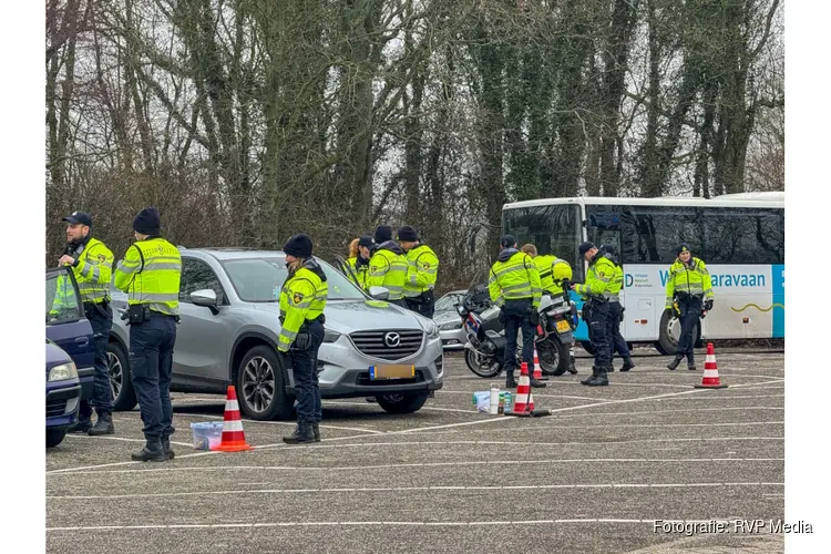 Grote controle met politie en belastingdienst in Den Helder